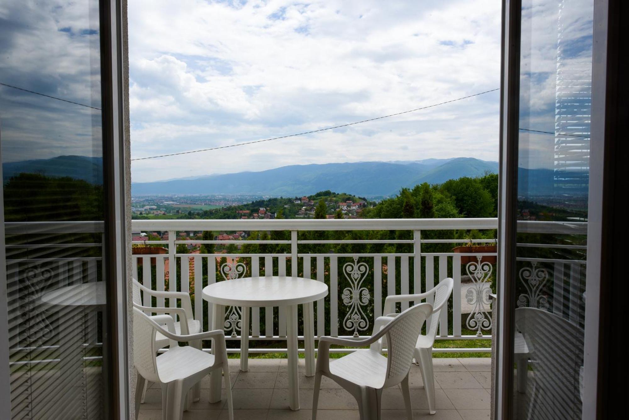 3 Villa *